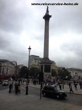 Am Trafalgar Square steht die Säule mit Lord Nelson on top